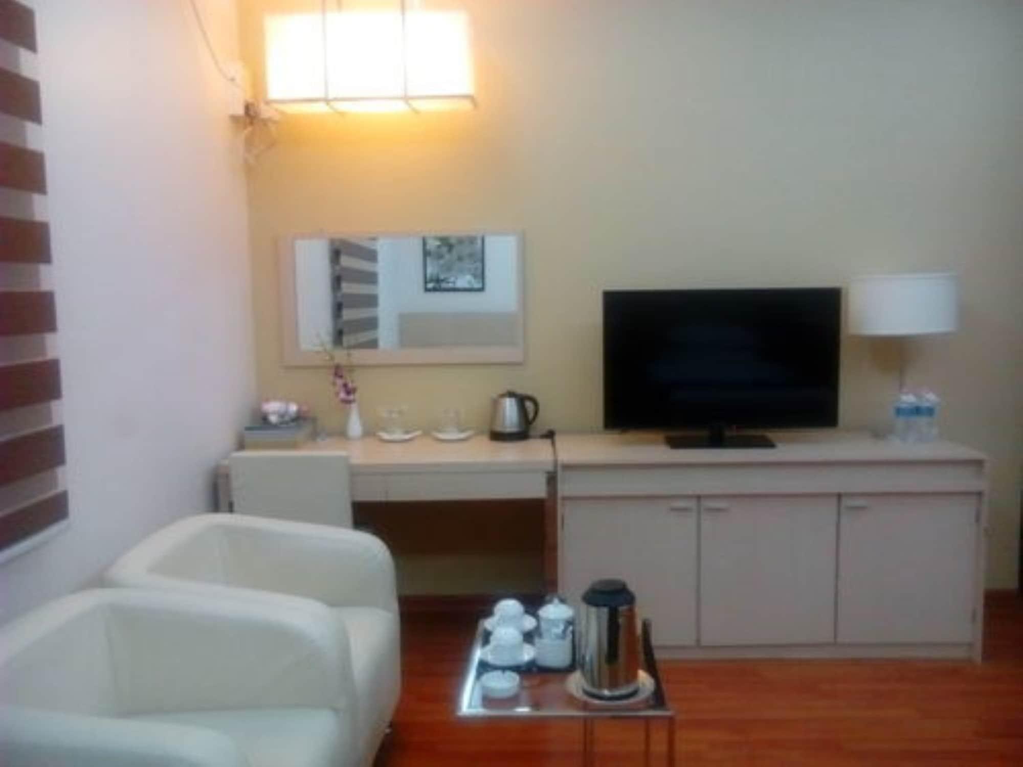 Hotel 7 Mile Yangon Bagian luar foto