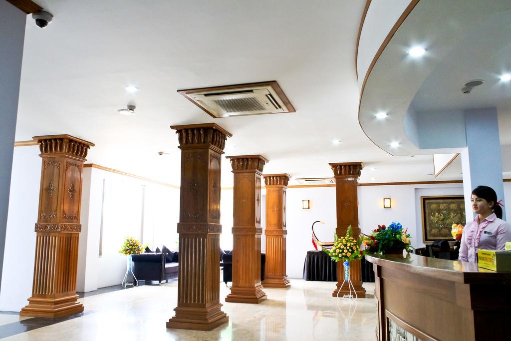 Hotel 7 Mile Yangon Bagian luar foto