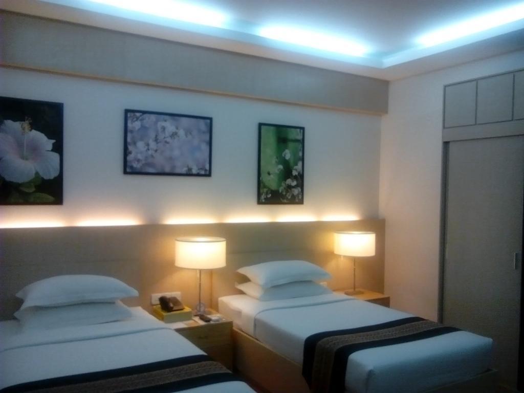 Hotel 7 Mile Yangon Bagian luar foto